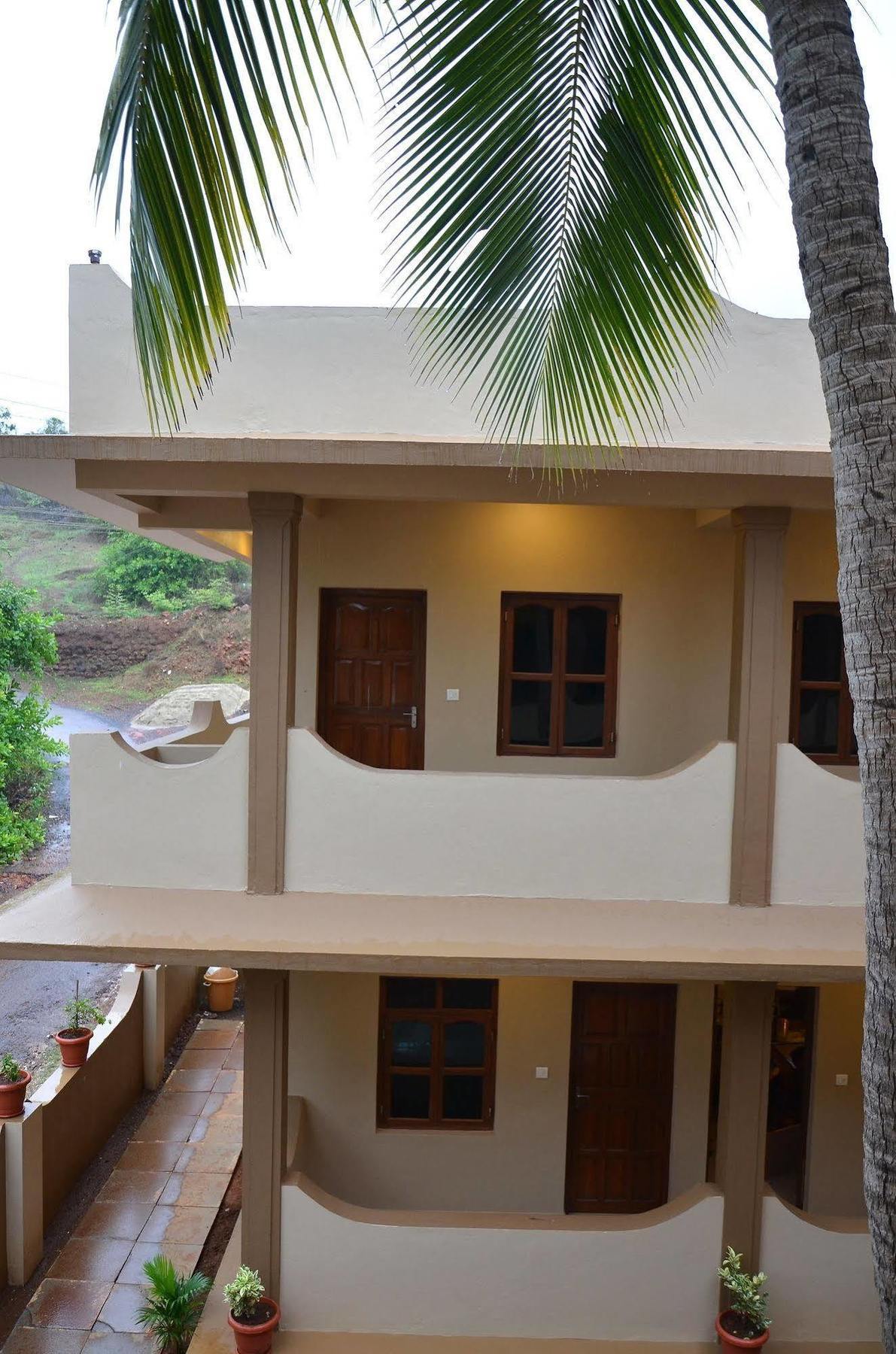 Garima Of Mandrem Hotel Bagian luar foto