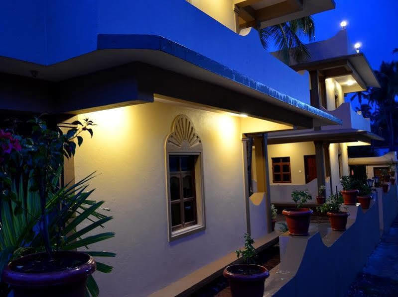 Garima Of Mandrem Hotel Bagian luar foto